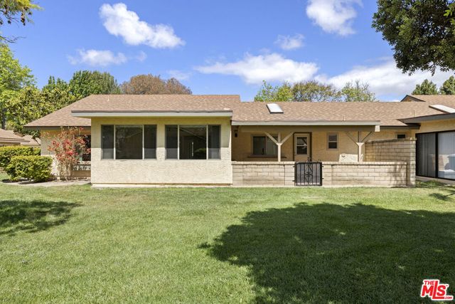 44122 Village 44, Camarillo, CA 93012