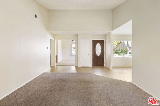 44122 Village 44, Camarillo, CA 93012