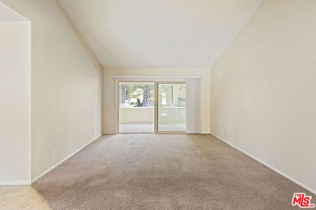 44122 Village 44, Camarillo, CA 93012