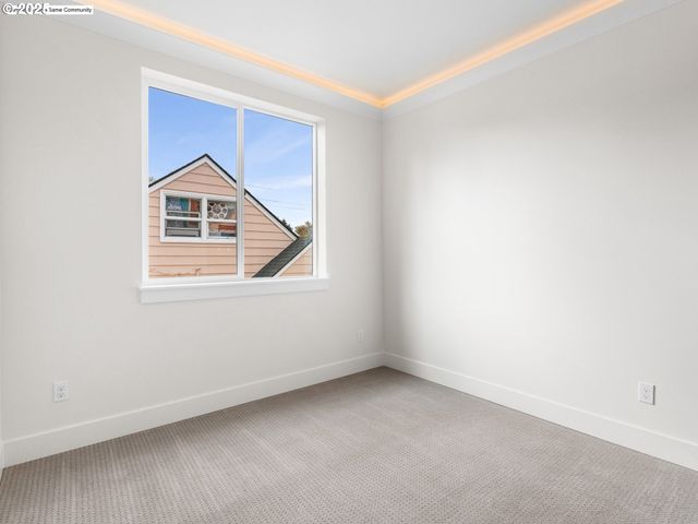 5185 Se 28th Ave 9, Portland, OR 97202