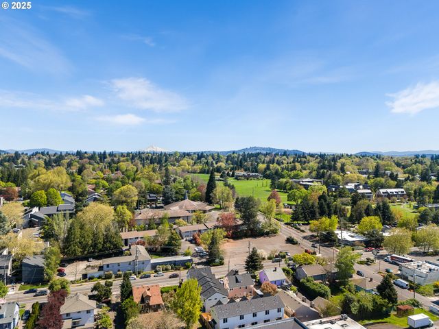 5185 Se 28th Ave 9, Portland, OR 97202