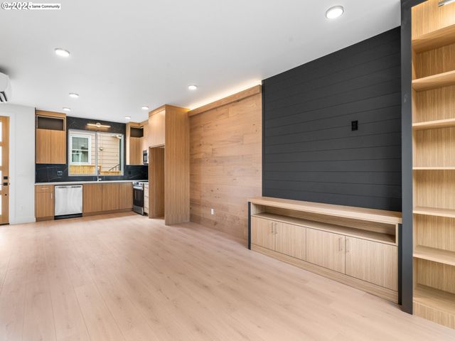 5185 Se 28th Ave 9, Portland, OR 97202