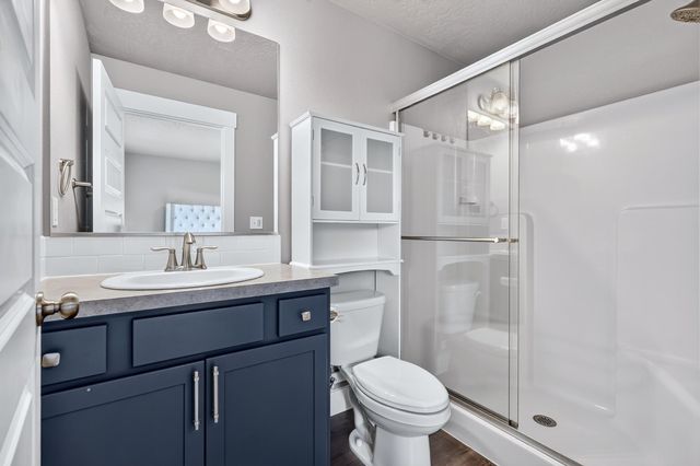 806 E Canterbury Ln, Colbert, WA 99005