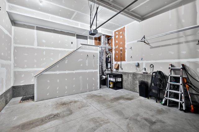 806 E Canterbury Ln, Colbert, WA 99005