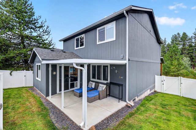 806 E Canterbury Ln, Colbert, WA 99005