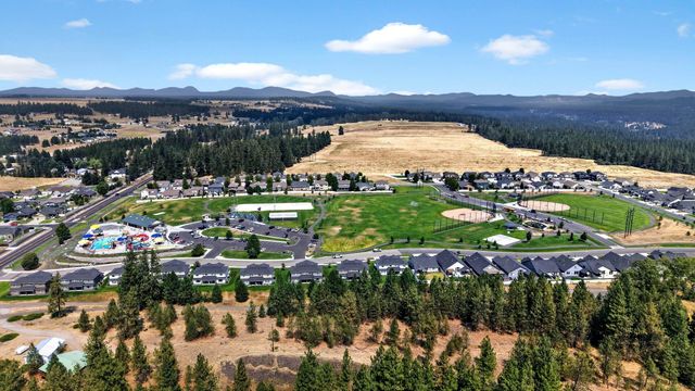 806 E Canterbury Ln, Colbert, WA 99005