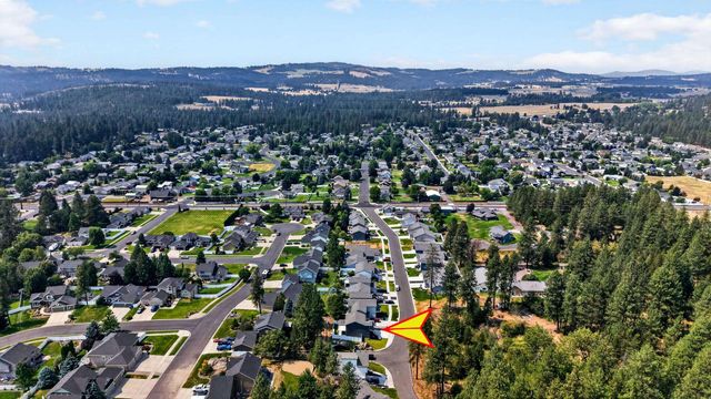 806 E Canterbury Ln, Colbert, WA 99005
