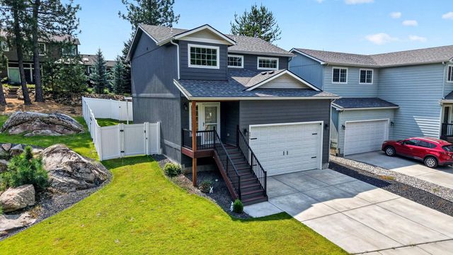 806 E Canterbury Ln, Colbert, WA 99005