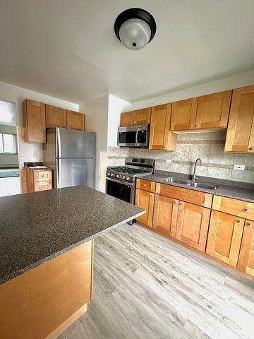 404 Inland Drive 2B, Wheeling, IL 60090
