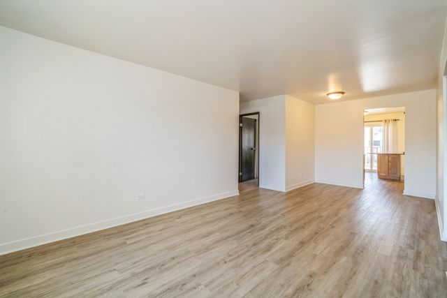 404 Inland Drive 2B, Wheeling, IL 60090