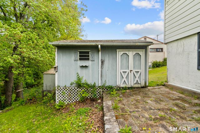 322 Pearl Lake Road, Waterbury, CT 06706