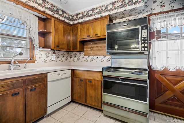 1235 11th Street, West Babylon, NY 11704