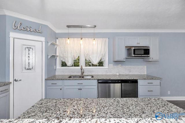 3310 Whitesburg Drive, Huntsville, AL 35802