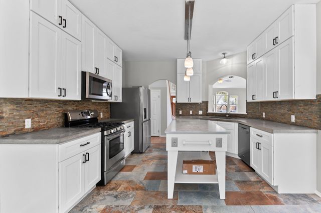 8620 Neider DR, Austin, TX 78749