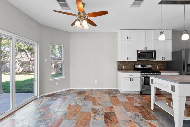 8620 Neider DR, Austin, TX 78749