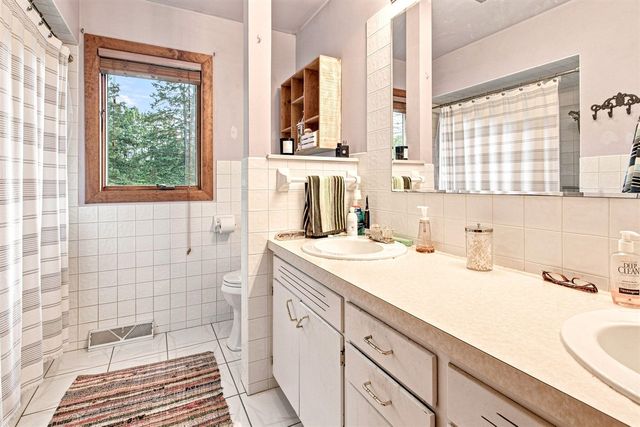 9557 Cleveland Avenue, Baroda, MI 49101