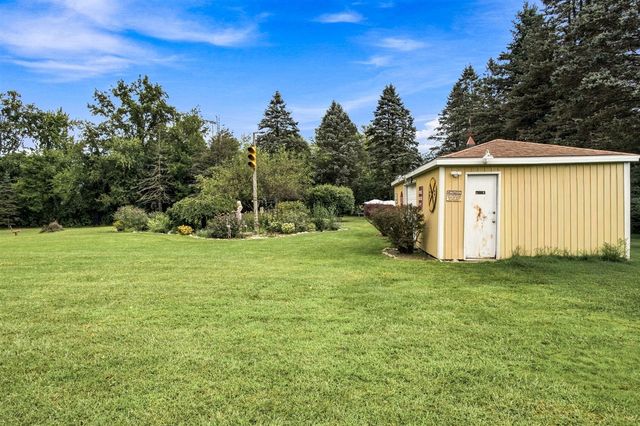 9557 Cleveland Avenue, Baroda, MI 49101