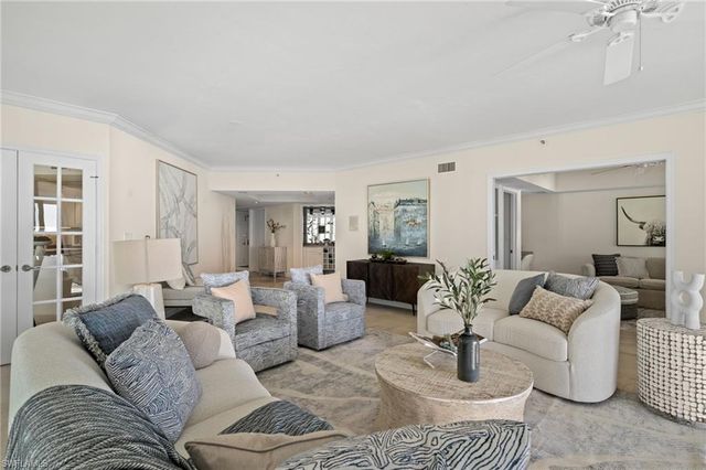 8111 Bay Colony DR # 503, Naples, FL 34108