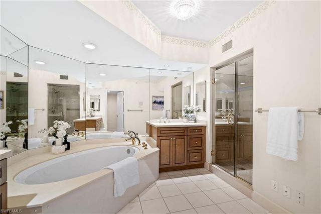 8111 Bay Colony DR # 503, Naples, FL 34108