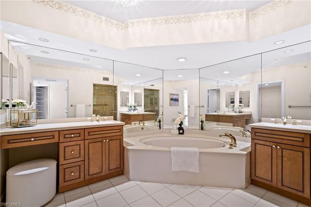 8111 Bay Colony DR # 503, Naples, FL 34108