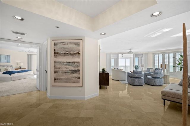 8111 Bay Colony DR # 503, Naples, FL 34108