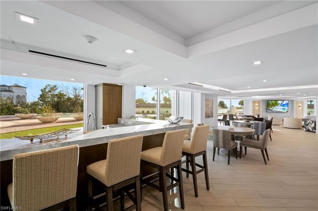 8111 Bay Colony DR # 503, Naples, FL 34108