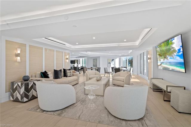 8111 Bay Colony DR # 503, Naples, FL 34108