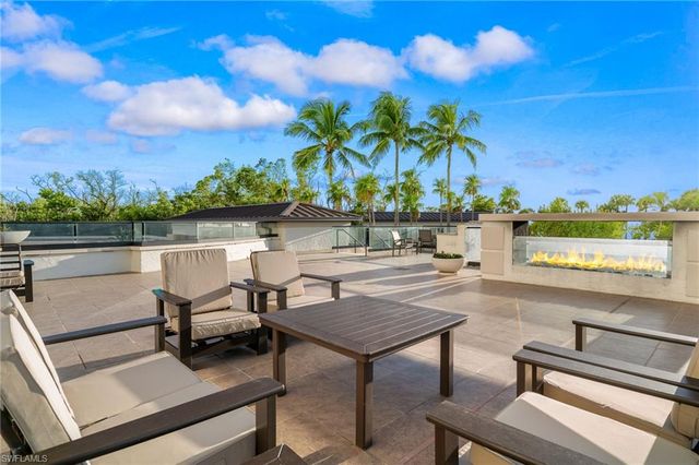 8111 Bay Colony DR # 503, Naples, FL 34108