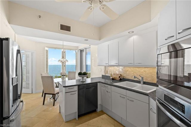 8111 Bay Colony DR # 503, Naples, FL 34108