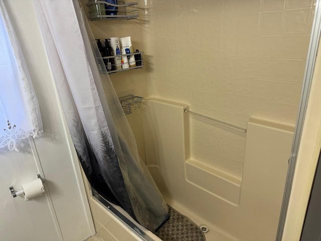 127 Sugar Maple Circle, Lake Delton, WI 53965