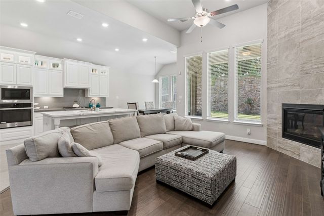 3290 Brookglen Drive, Lewisville, TX 75010