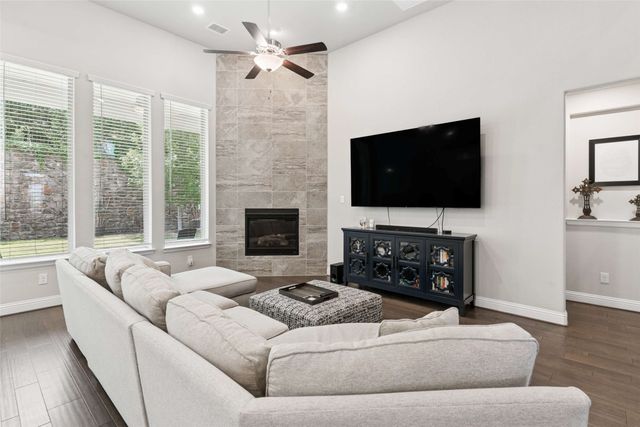 3290 Brookglen Drive, Lewisville, TX 75010