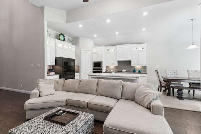 3290 Brookglen Drive, Lewisville, TX 75010
