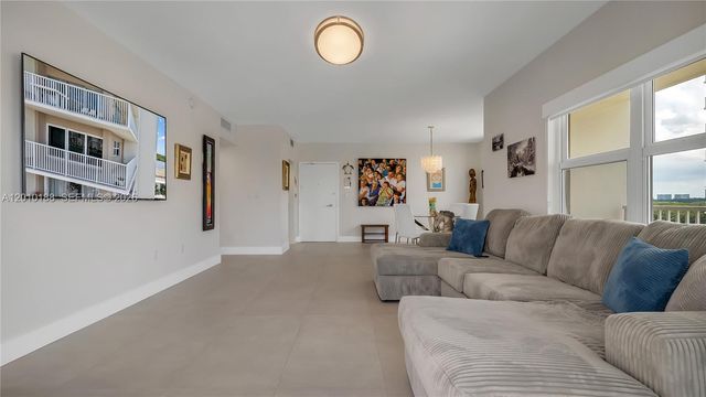 300 Bayview Drive 605, Sunny Isles Beach, FL 33160