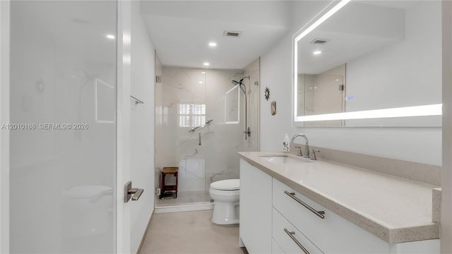 300 Bayview Drive 605, Sunny Isles Beach, FL 33160