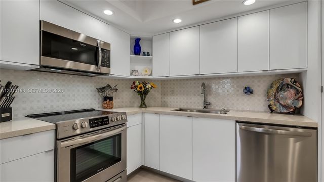 300 Bayview Drive 605, Sunny Isles Beach, FL 33160