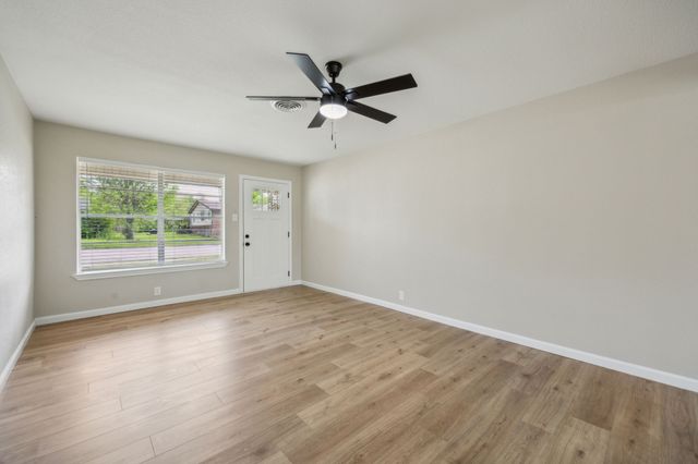 1006 N Grant Drive, Sherman, TX 75092