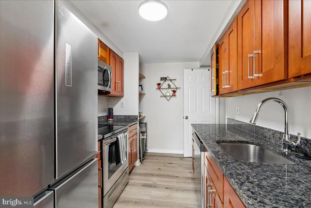 566 WEST CT, Glen Burnie, MD 21061