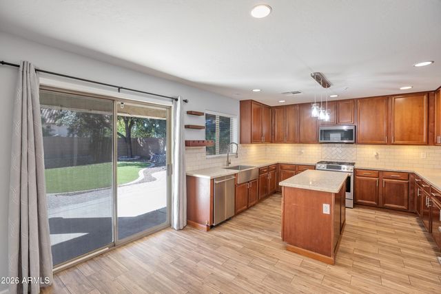 12855 W MILTON Drive, Peoria, AZ 85383