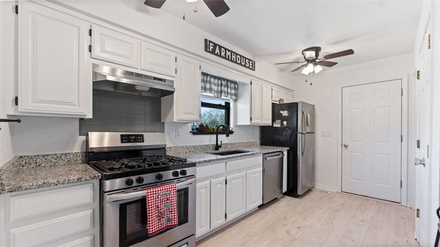 15743 Easterling Road, Pea Ridge, AR 72751
