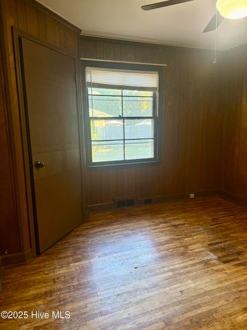 401 Marlboro Street, Hamlet, NC 28345