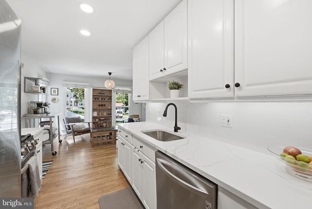 2111 STATUTE LN, Vienna, VA 22181