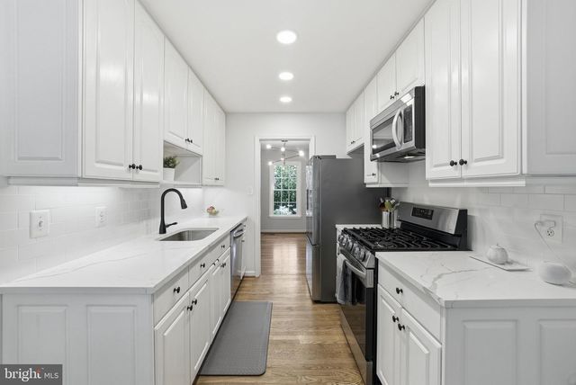 2111 STATUTE LN, Vienna, VA 22181