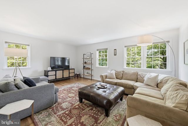 2111 STATUTE LN, Vienna, VA 22181