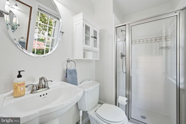 2111 STATUTE LN, Vienna, VA 22181