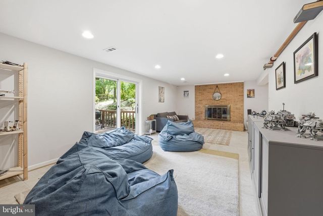 2111 STATUTE LN, Vienna, VA 22181