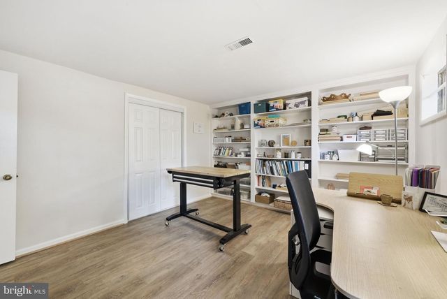 2111 STATUTE LN, Vienna, VA 22181