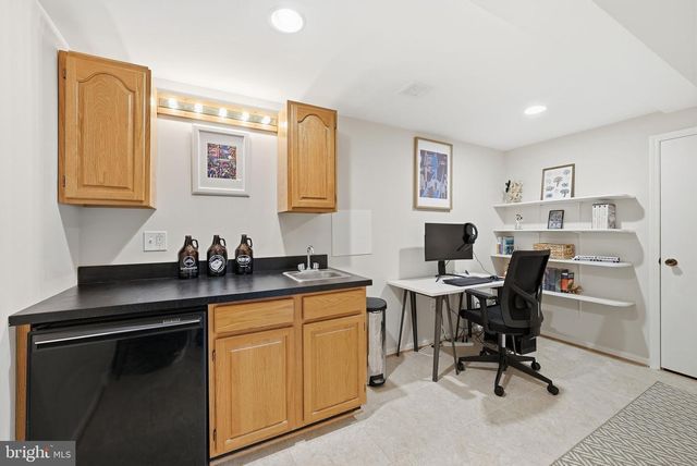 2111 STATUTE LN, Vienna, VA 22181