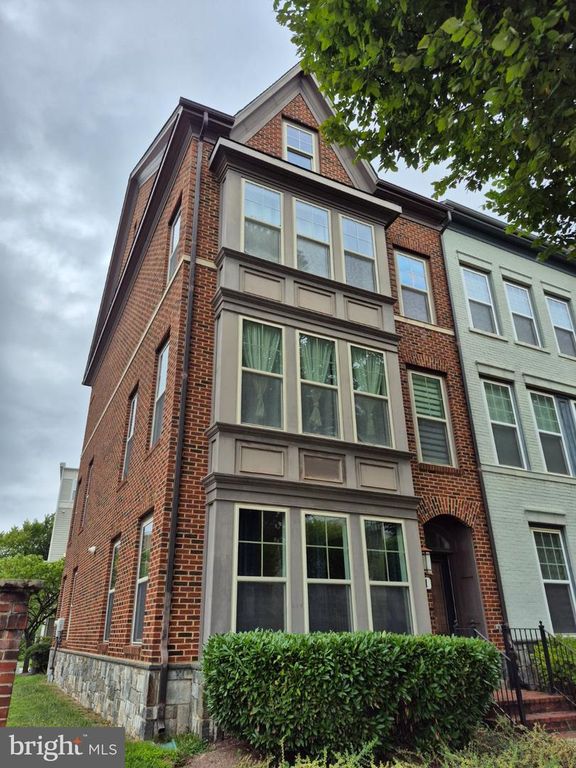251 DECOVERLY DR, Gaithersburg, MD 20878
