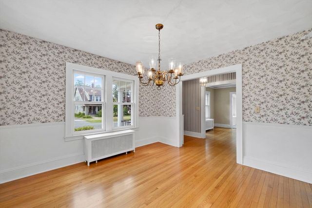 124 Westmoreland Ave, Longmeadow, MA 01106